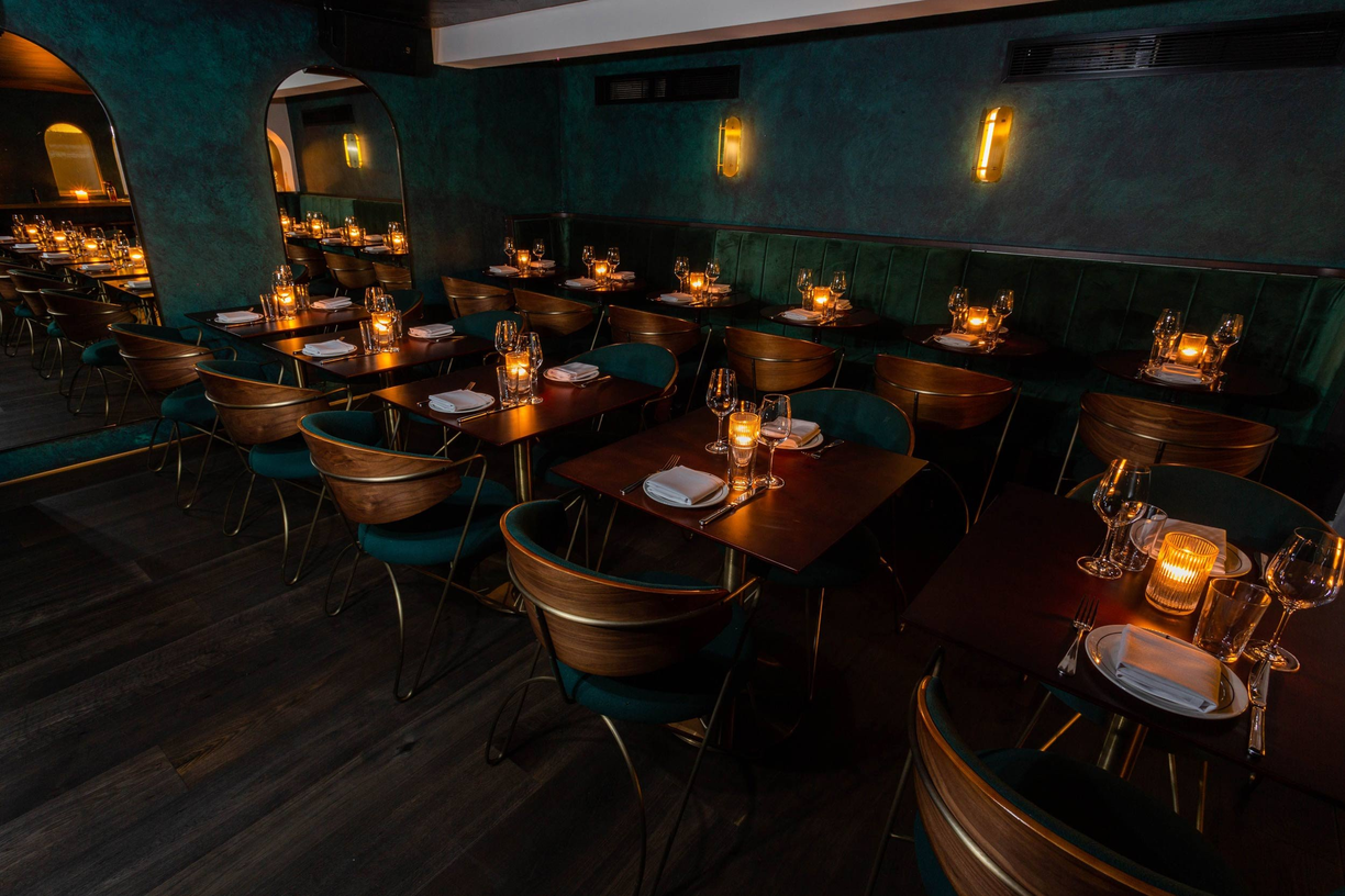 Restaurant section, table for four